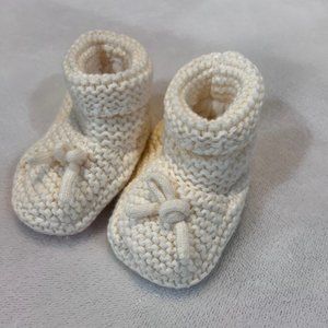 New Winter Baby Off-White Slippers / Bootys with Bow NWOT